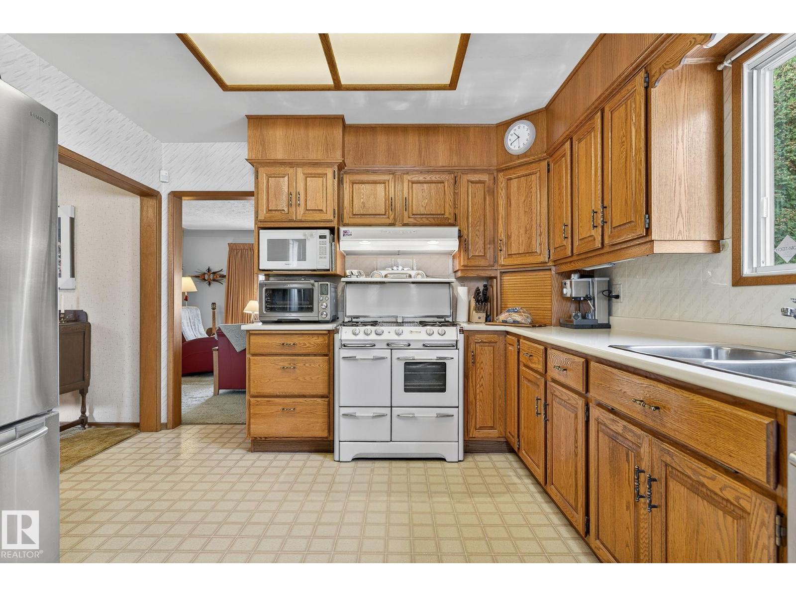7708 98a Av Nw Nw, Edmonton, Alberta  T6C 0C5 - Photo 44 - E4461824