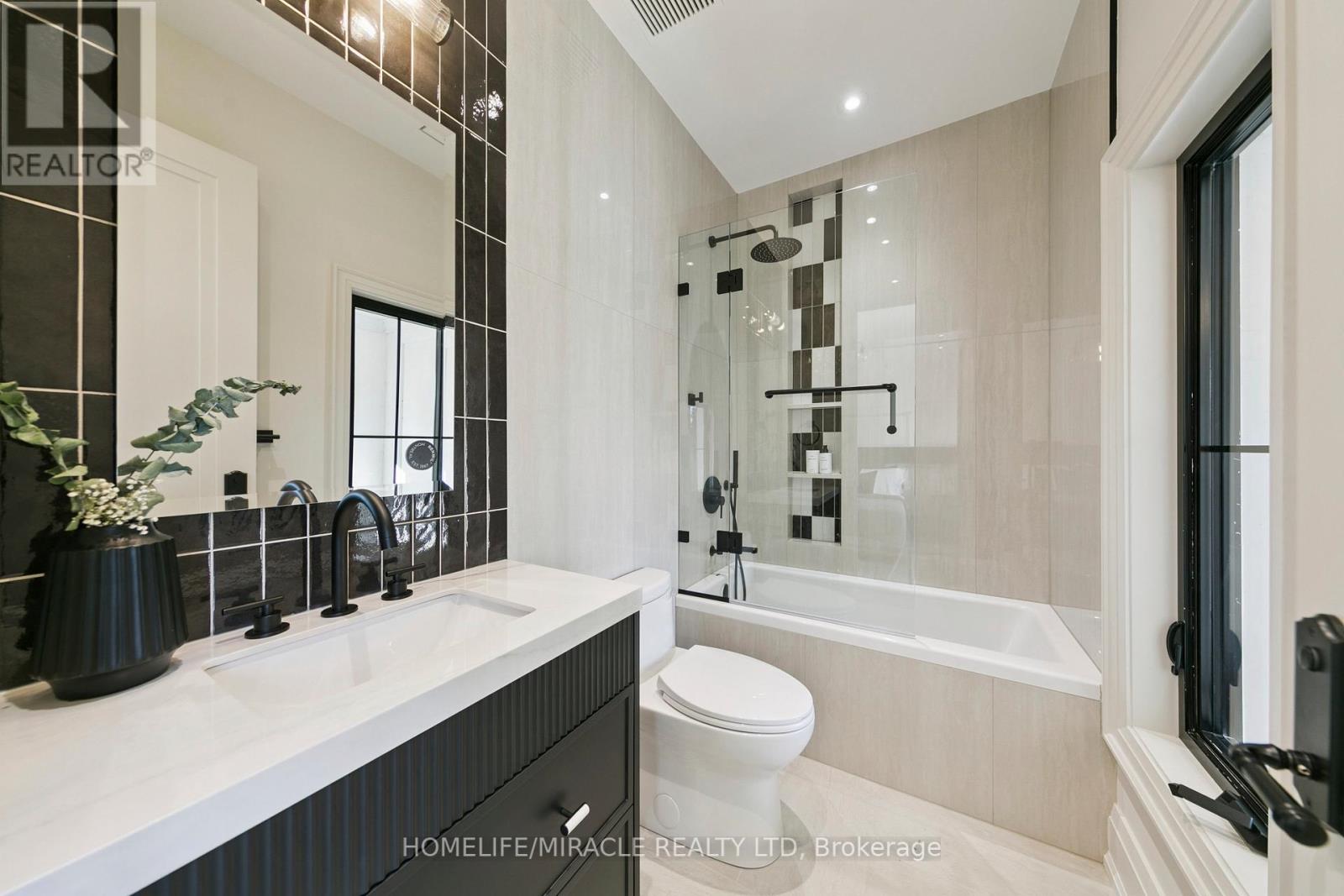 517 Stafford Drive, Oakville, Ontario  L6L 4M4 - Photo 43 - W12458137