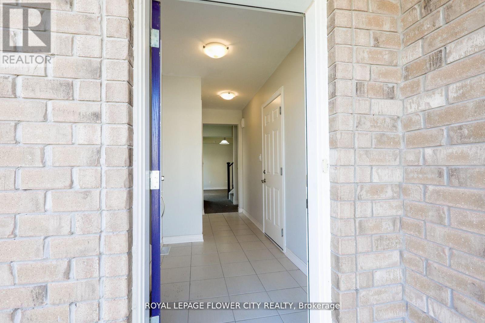 146 Winterberry Boulevard, Thorold, Ontario  L2V 0C1 - Photo 4 - X12458313