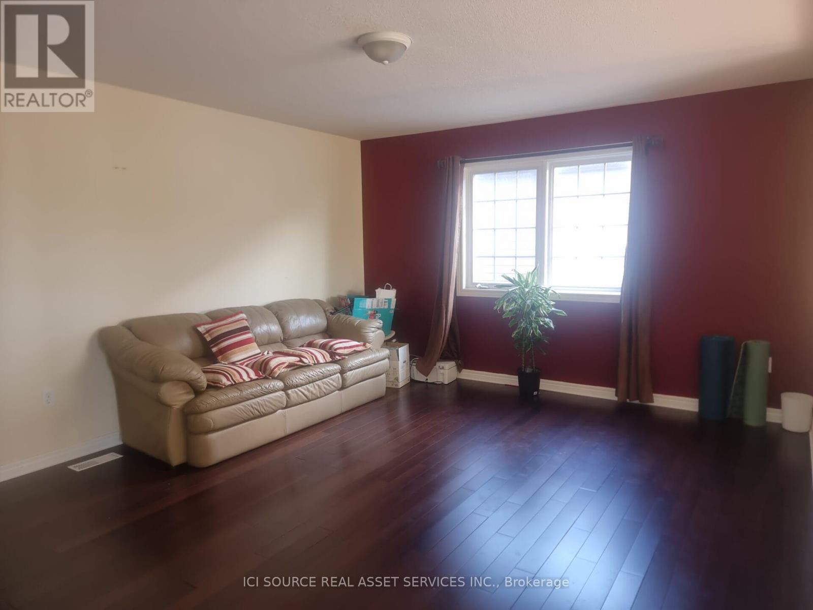 136 Mcarthur Crescent, Guelph, Ontario  N1L 1S3 - Photo 10 - X12458343