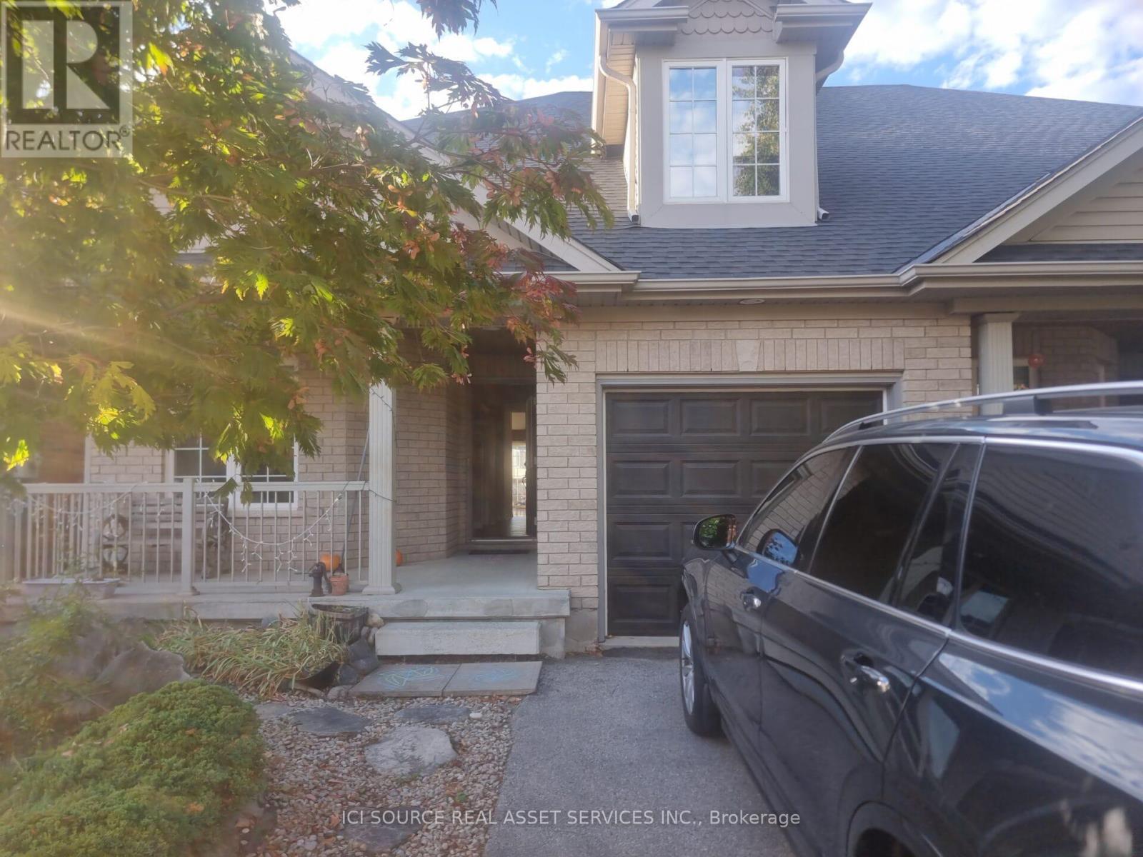 136 Mcarthur Crescent, Guelph, Ontario  N1L 1S3 - Photo 2 - X12458343