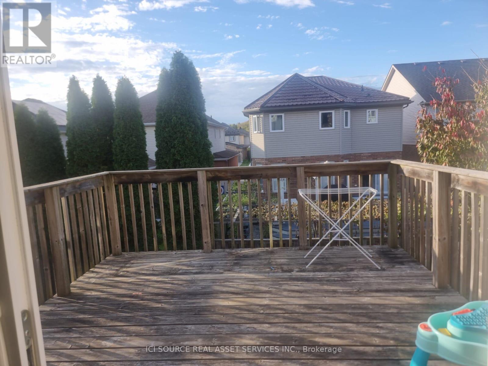 136 Mcarthur Crescent, Guelph, Ontario  N1L 1S3 - Photo 9 - X12458343