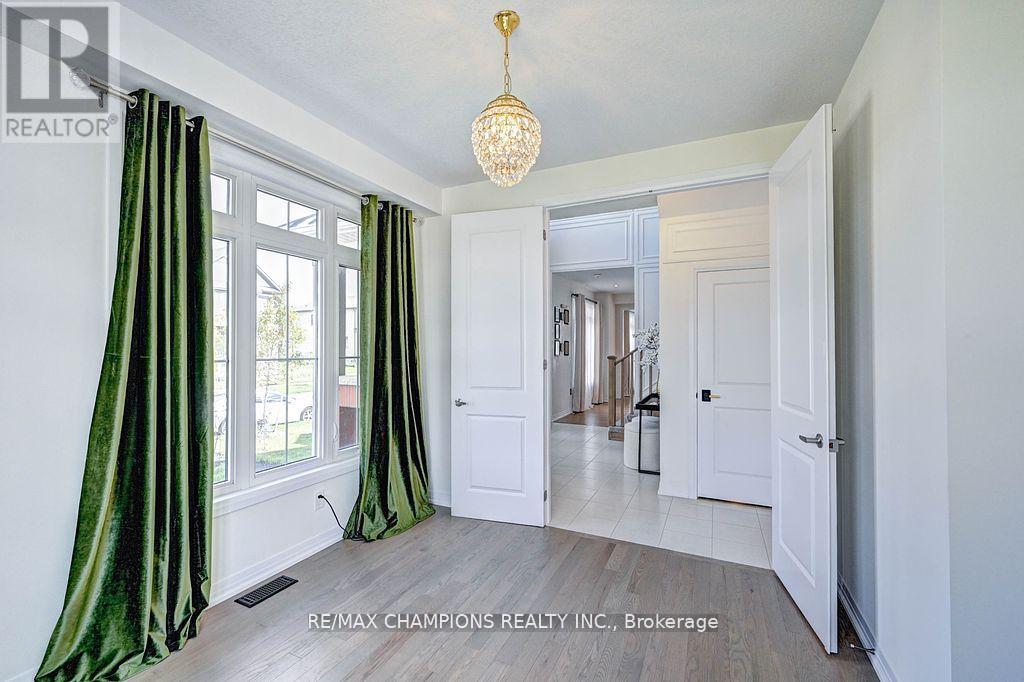 216 Newman Drive, Cambridge, Ontario  N1S 4Y6 - Photo 15 - X12458352
