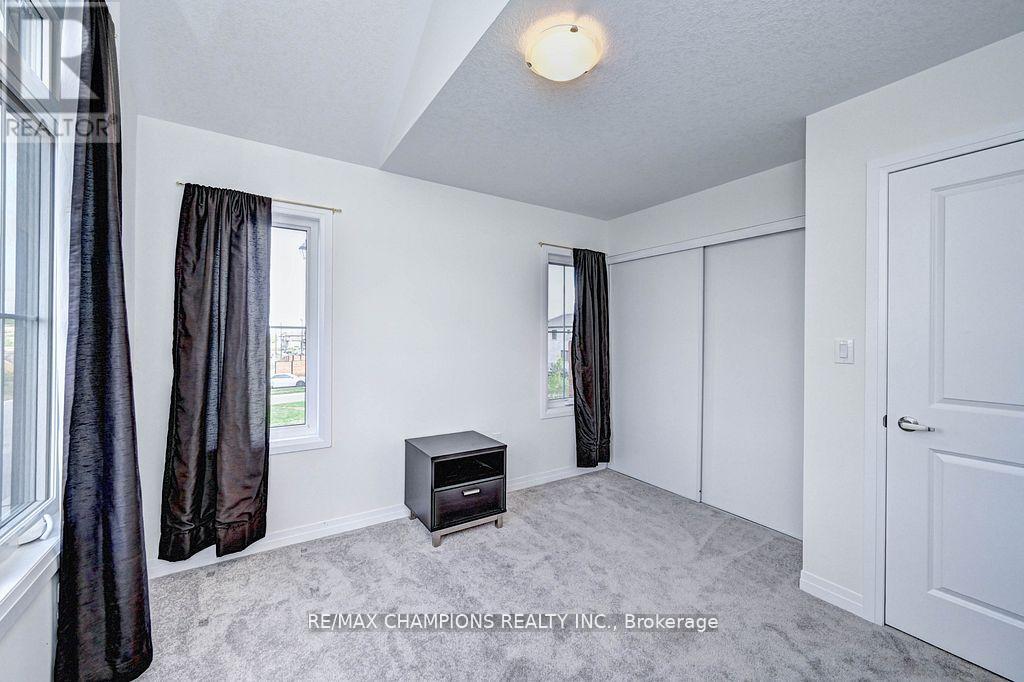 216 Newman Drive, Cambridge, Ontario  N1S 4Y6 - Photo 19 - X12458352
