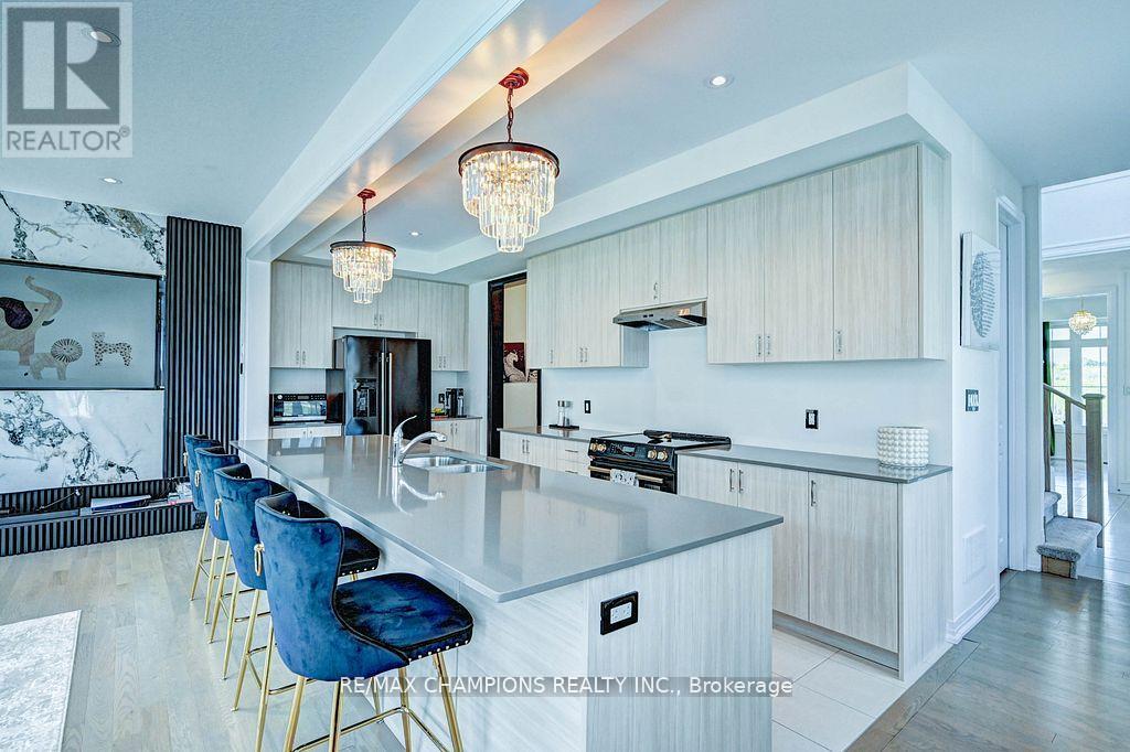 216 Newman Drive, Cambridge, Ontario  N1S 4Y6 - Photo 8 - X12458352