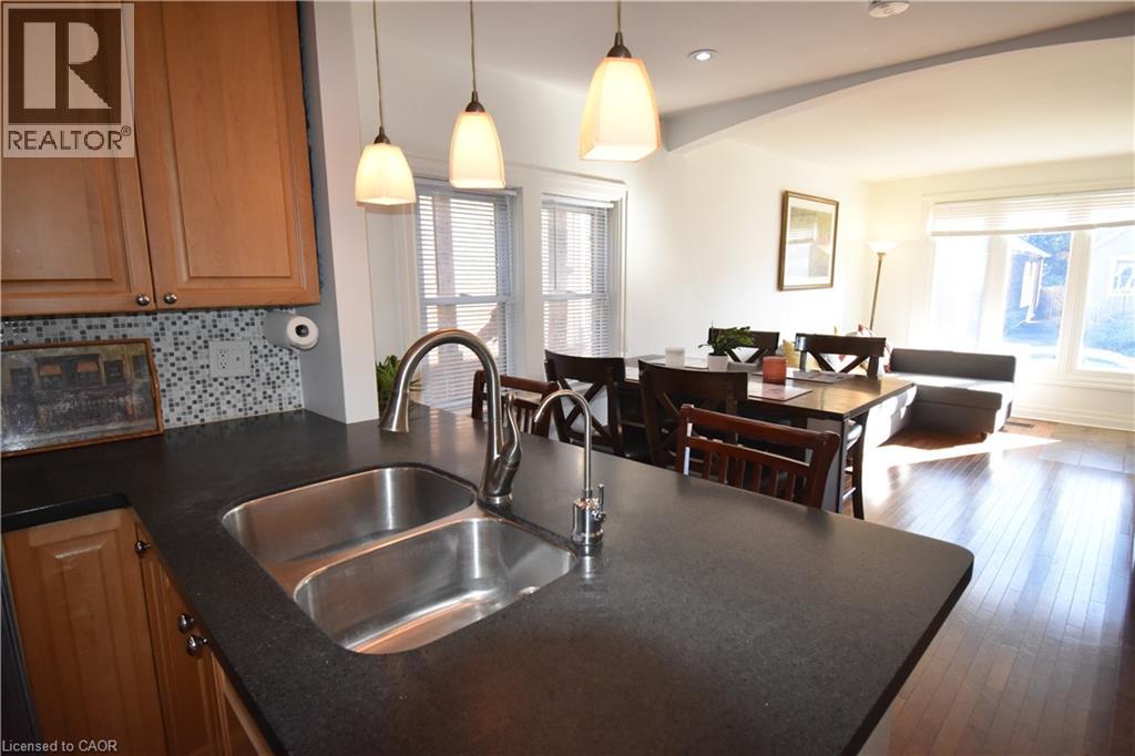 545 Roxborough Avenue, Hamilton, Ontario  L8H 1R6 - Photo 12 - 40777158
