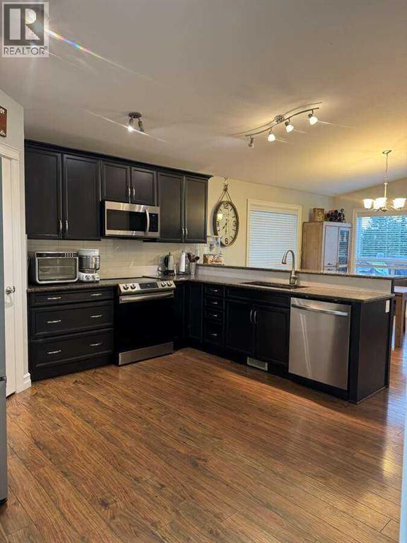 6705 58 Street, Rocky Mountain House, Alberta  T4T 1V7 - Photo 2 - A2237334