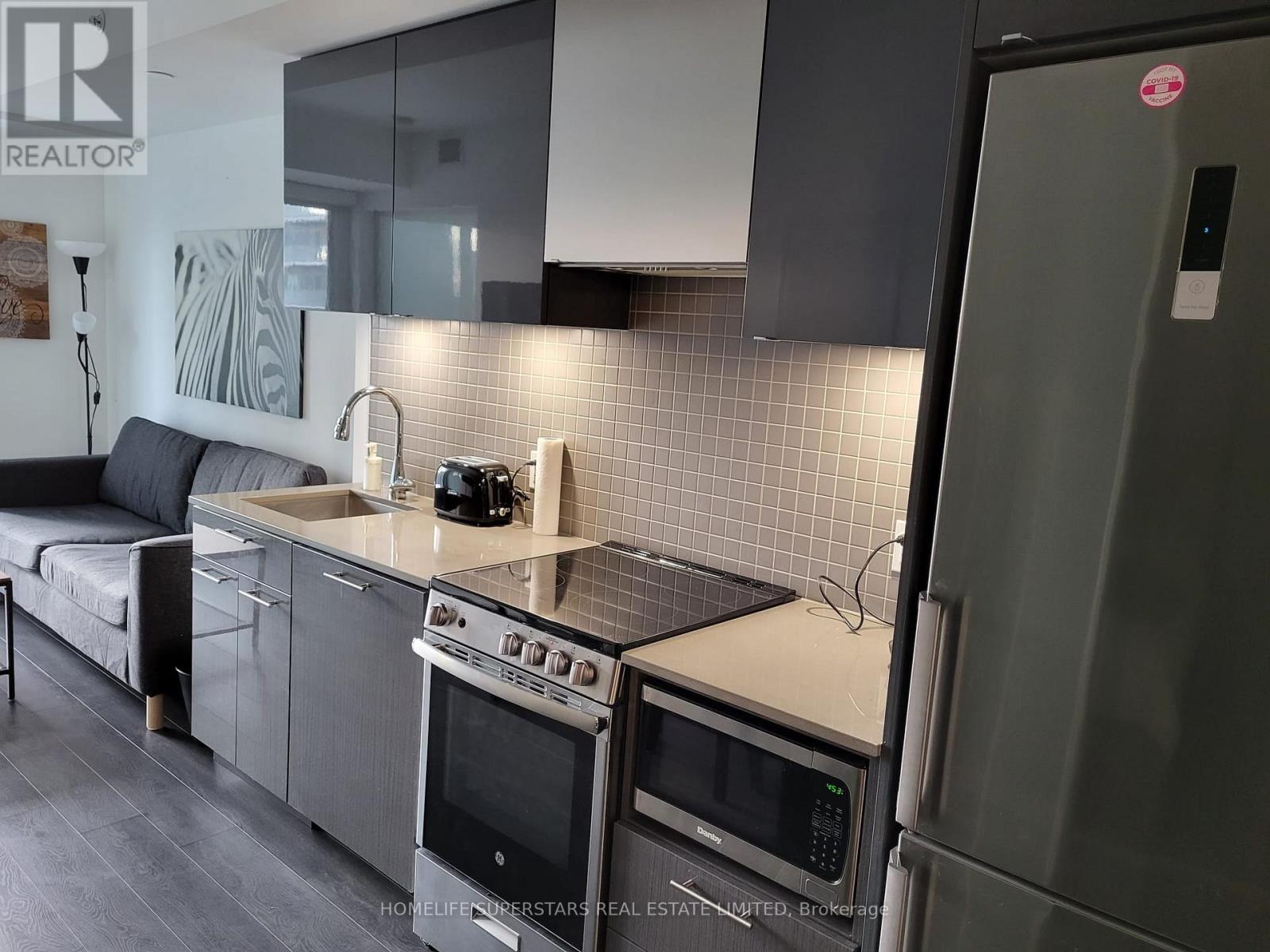 2706 - 251 Jarvis Street, Toronto, Ontario  M5B 0C3 - Photo 3 - C12458365