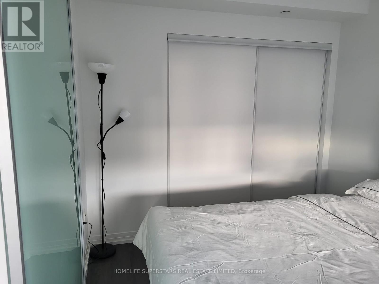 2706 - 251 Jarvis Street, Toronto, Ontario  M5B 0C3 - Photo 9 - C12458365