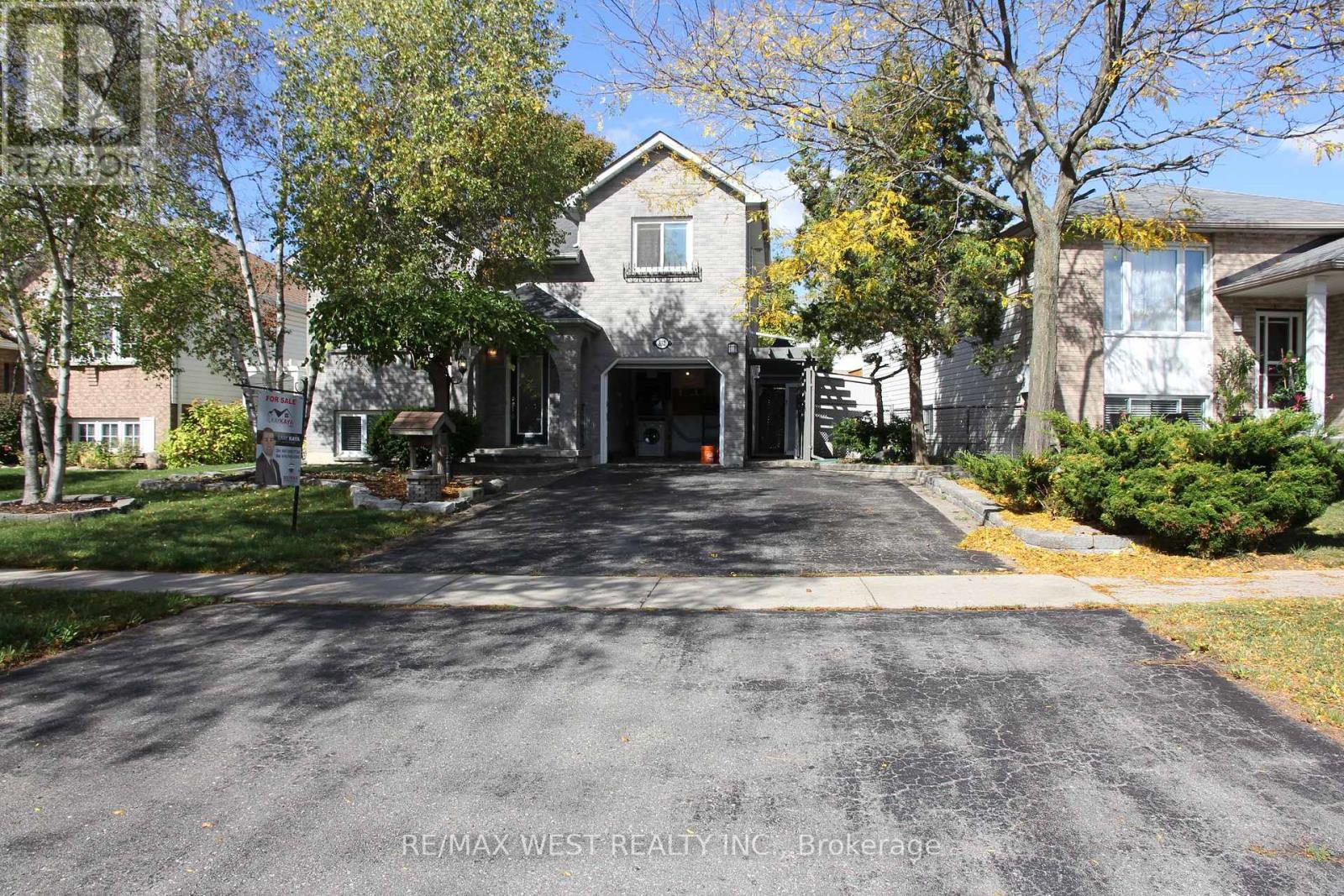 852 BEATRICE STREET E, Oshawa, Ontario