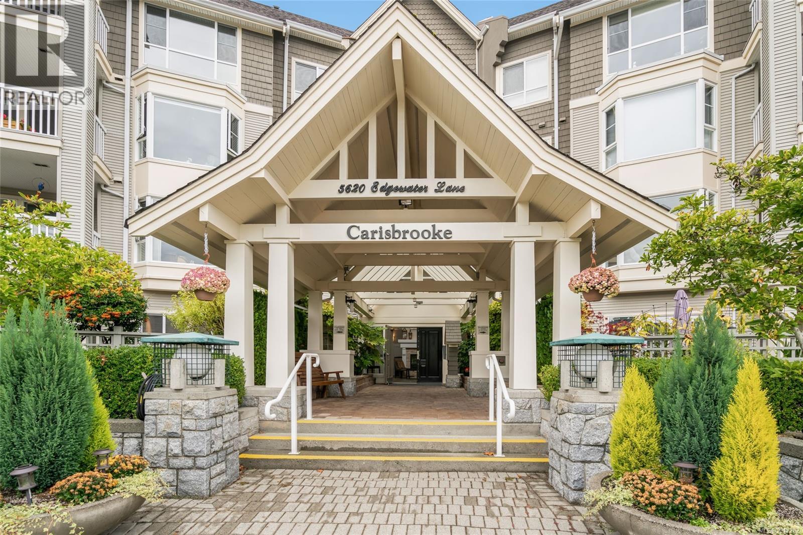 209 5620 Edgewater Lane, Nanaimo, British Columbia  V9T 6K1 - Photo 1 - 1017282