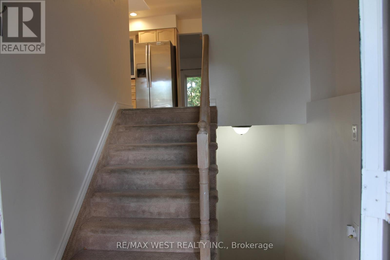 852 Beatrice Street E, Oshawa, Ontario  L1K 2H7 - Photo 3 - E12457877