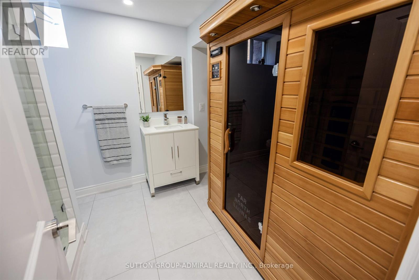 22 James Bowman Court, King, Ontario  L7B 0A2 - Photo 35 - N12458376