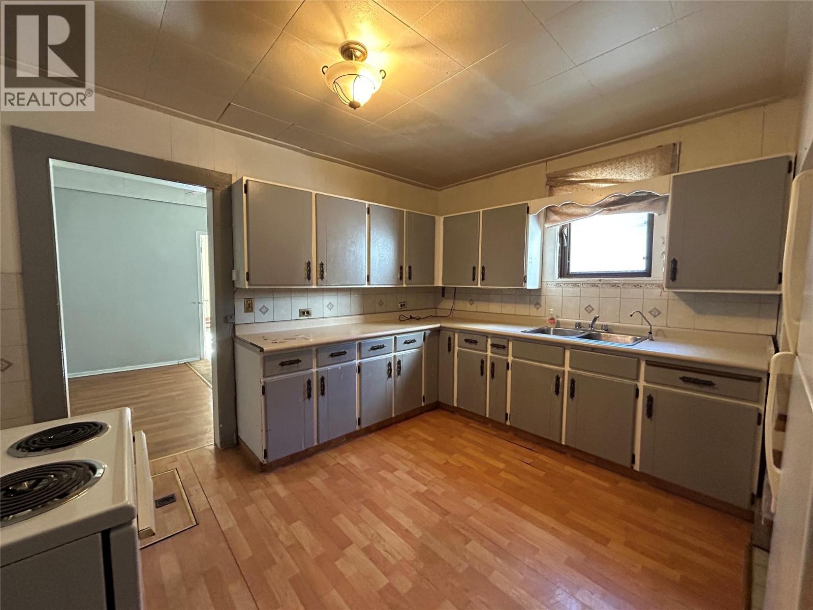 357 75th Avenue, Grand Forks, British Columbia  V0H 1H0 - Photo 6 - 10365224