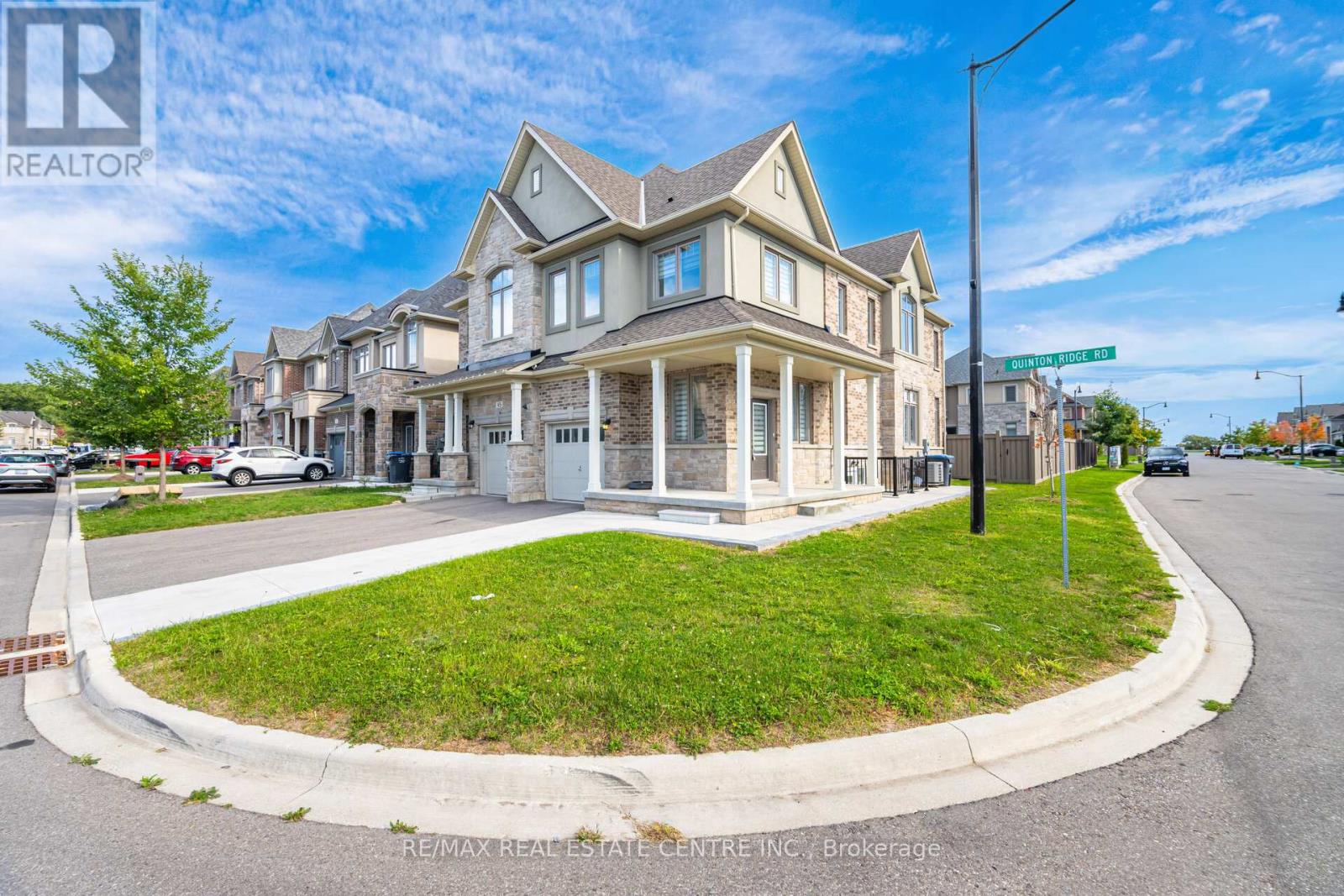 73 Brushwood Drive, Brampton, Ontario  L6Y 6J4 - Photo 3 - W12458363