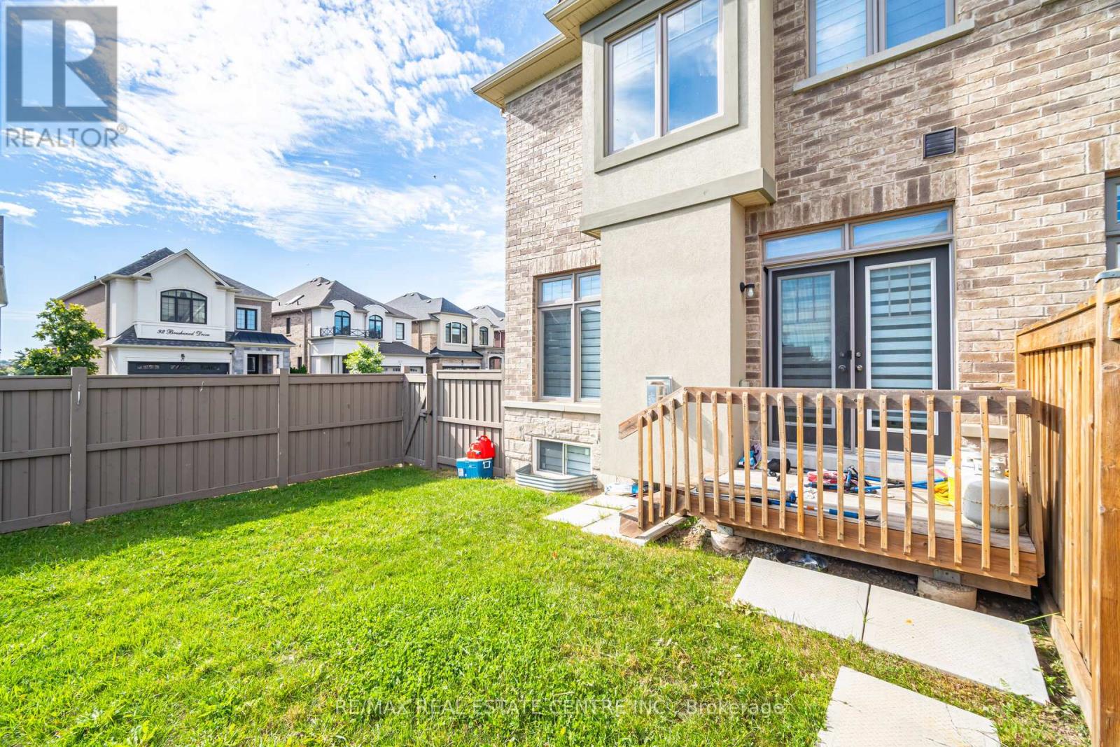 73 Brushwood Drive, Brampton, Ontario  L6Y 6J4 - Photo 39 - W12458363