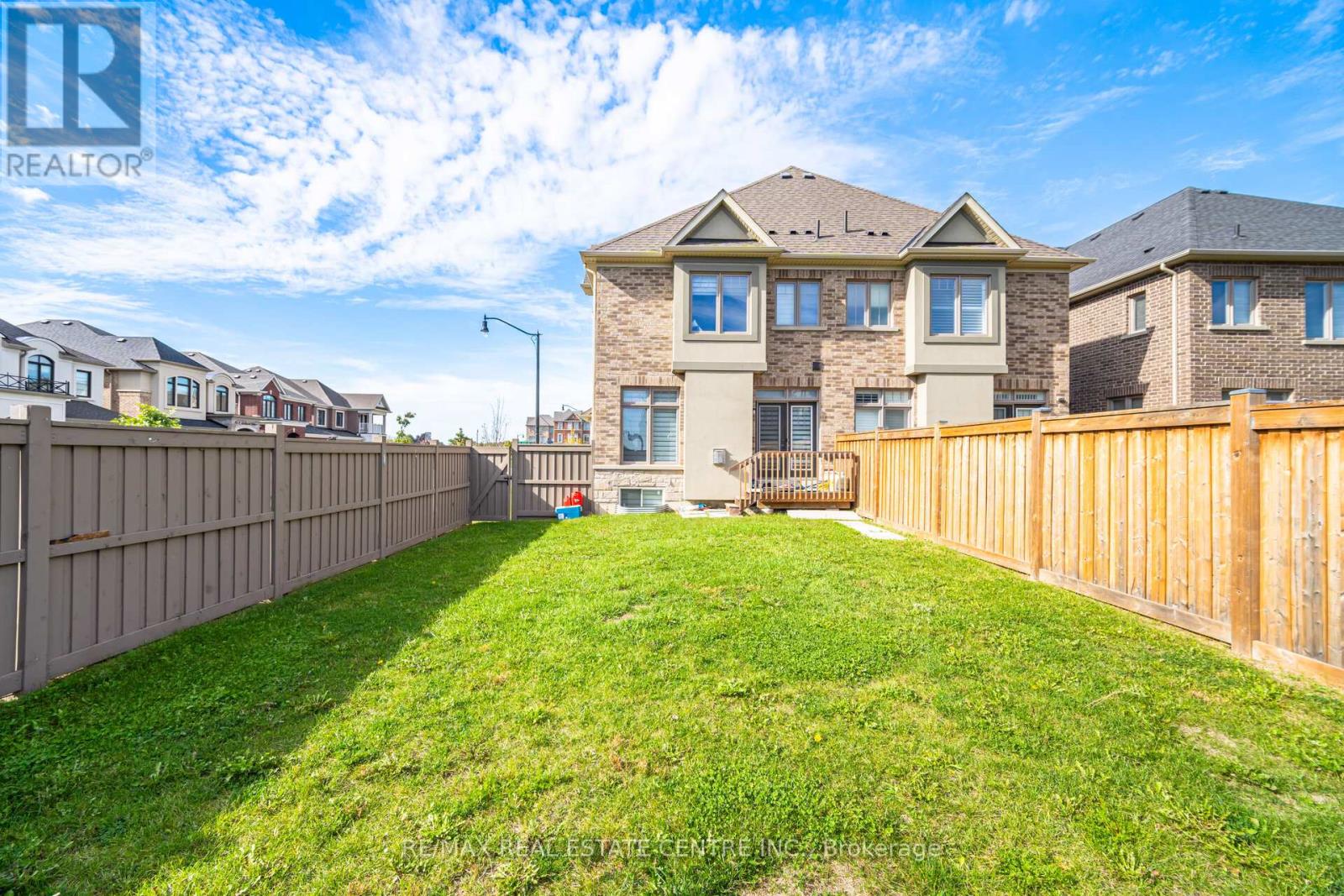 73 Brushwood Drive, Brampton, Ontario  L6Y 6J4 - Photo 41 - W12458363