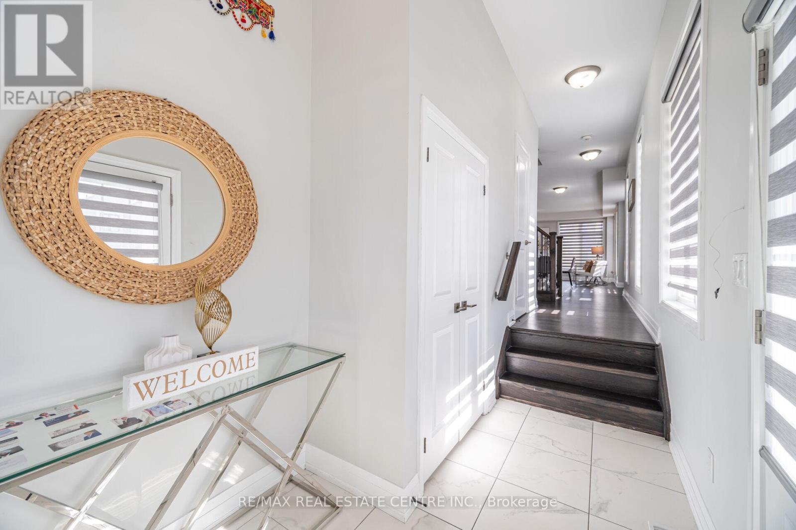 73 Brushwood Drive, Brampton, Ontario  L6Y 6J4 - Photo 7 - W12458363