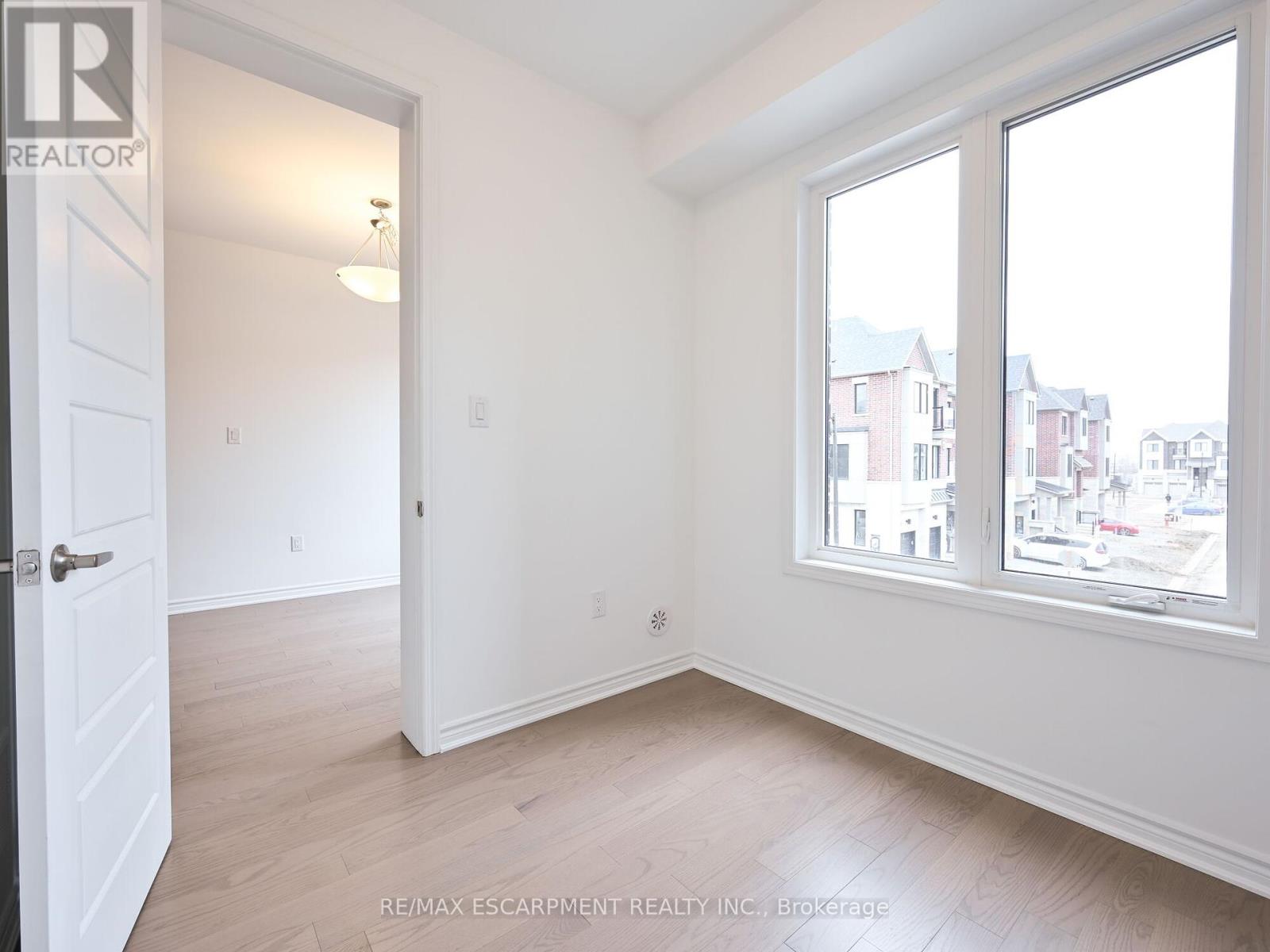 4045 Saida Street, Mississauga, Ontario  L5M 2S8 - Photo 19 - W12458367