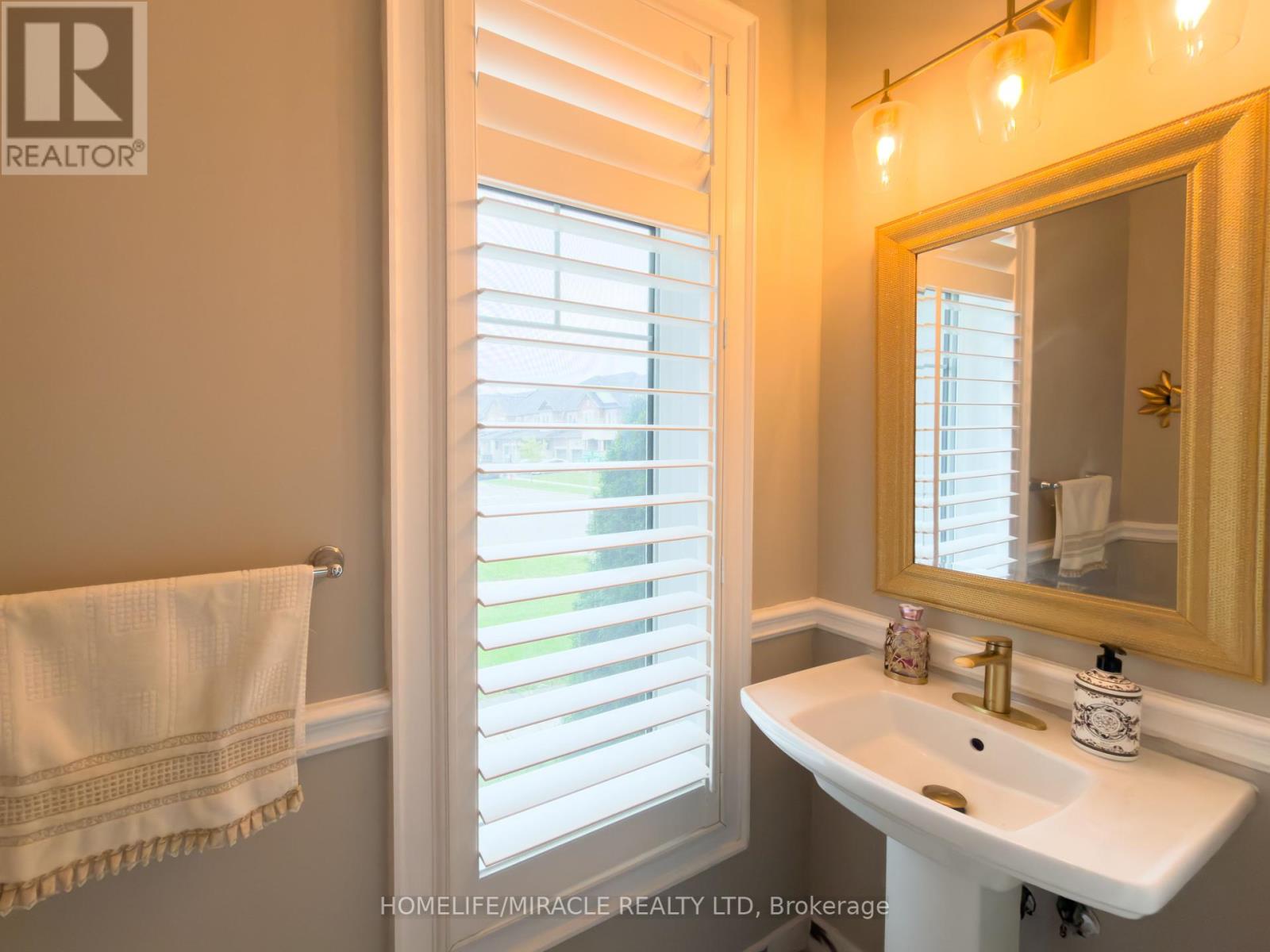 404 Queen Mary Drive, Brampton, Ontario  L7A 4K4 - Photo 19 - W12458377