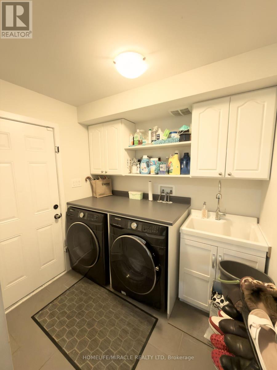 404 Queen Mary Drive, Brampton, Ontario  L7A 4K4 - Photo 40 - W12458377