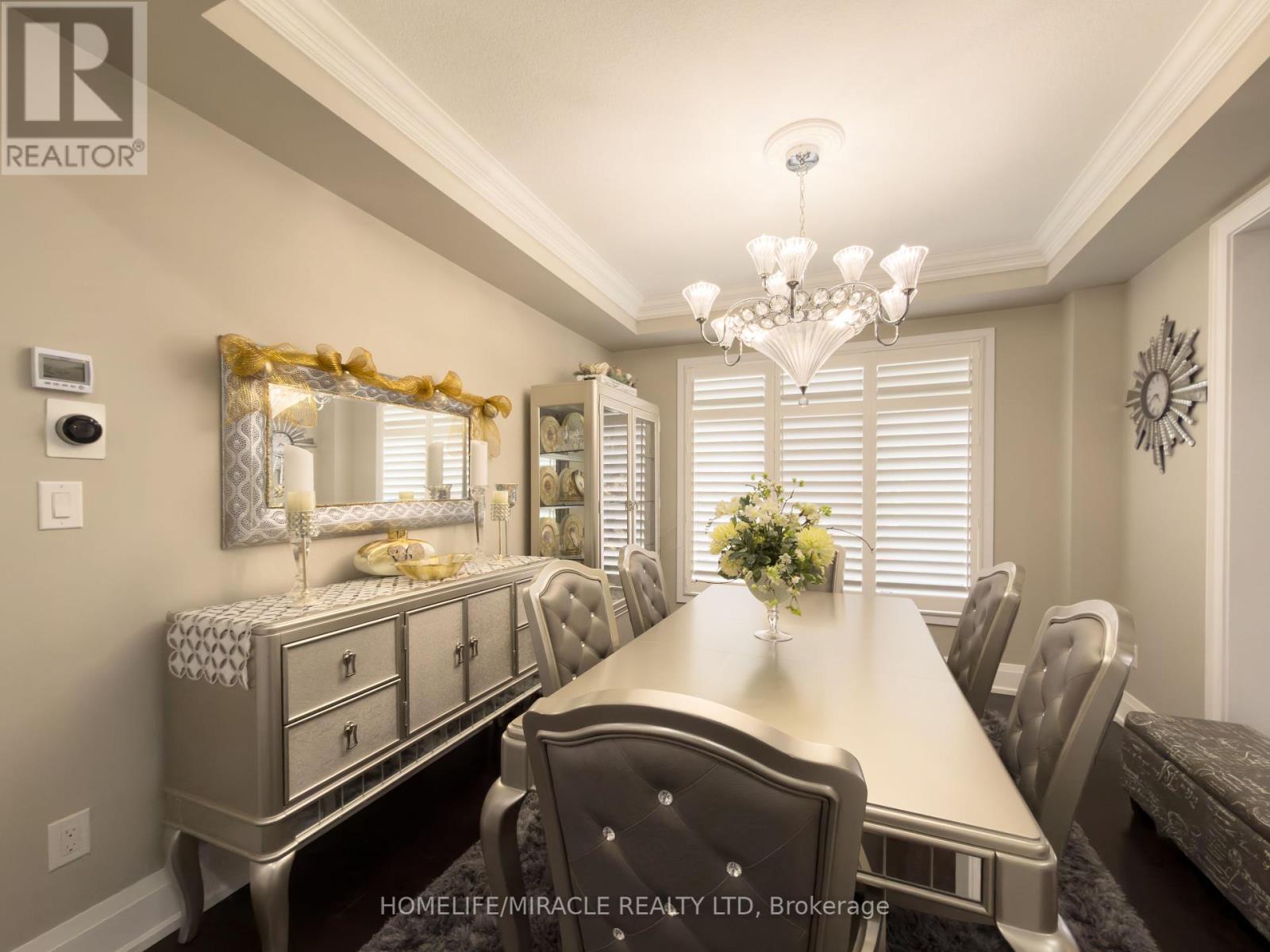 404 Queen Mary Drive, Brampton, Ontario  L7A 4K4 - Photo 8 - W12458377