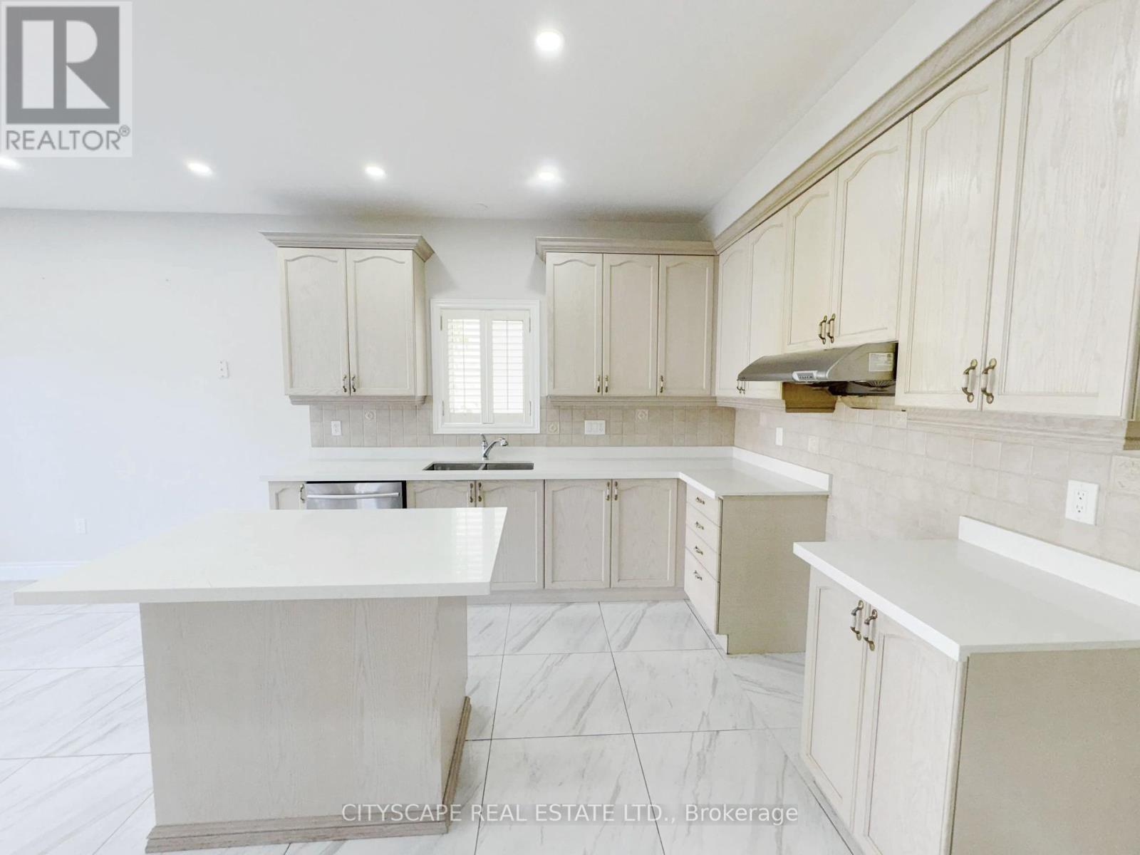 23 Brentcliff Drive, Brampton, Ontario  L7A 5E8 - Photo 10 - W12458381