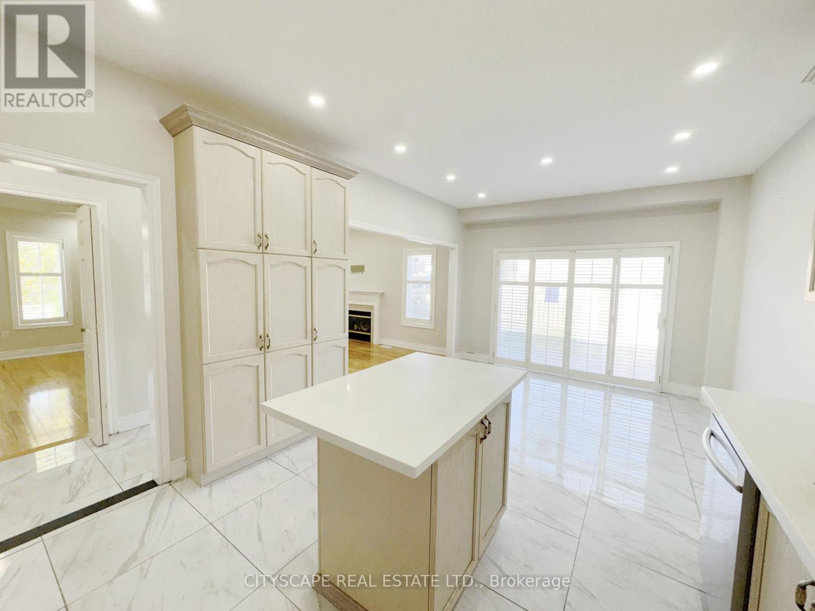 23 Brentcliff Drive, Brampton, Ontario  L7A 5E8 - Photo 12 - W12458381