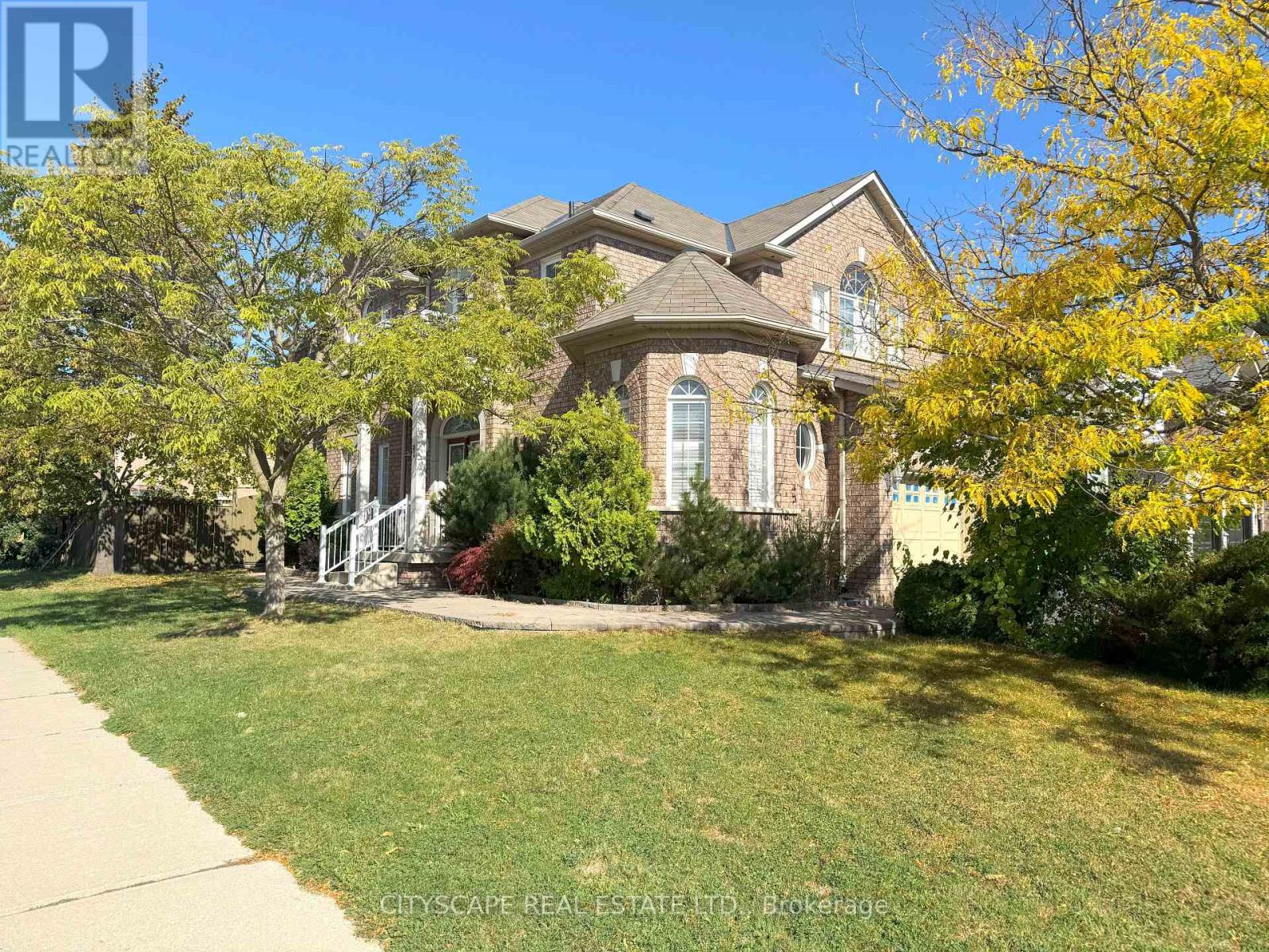 23 Brentcliff Drive, Brampton, Ontario  L7A 5E8 - Photo 3 - W12458381