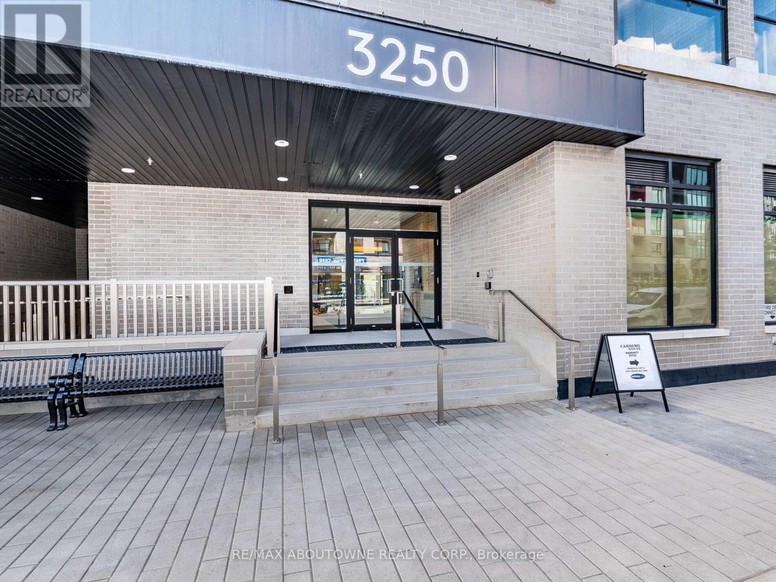 308 - 3250 Carding Mill Trail, Oakville, Ontario  L6M 1L3 - Photo 4 - W12458382