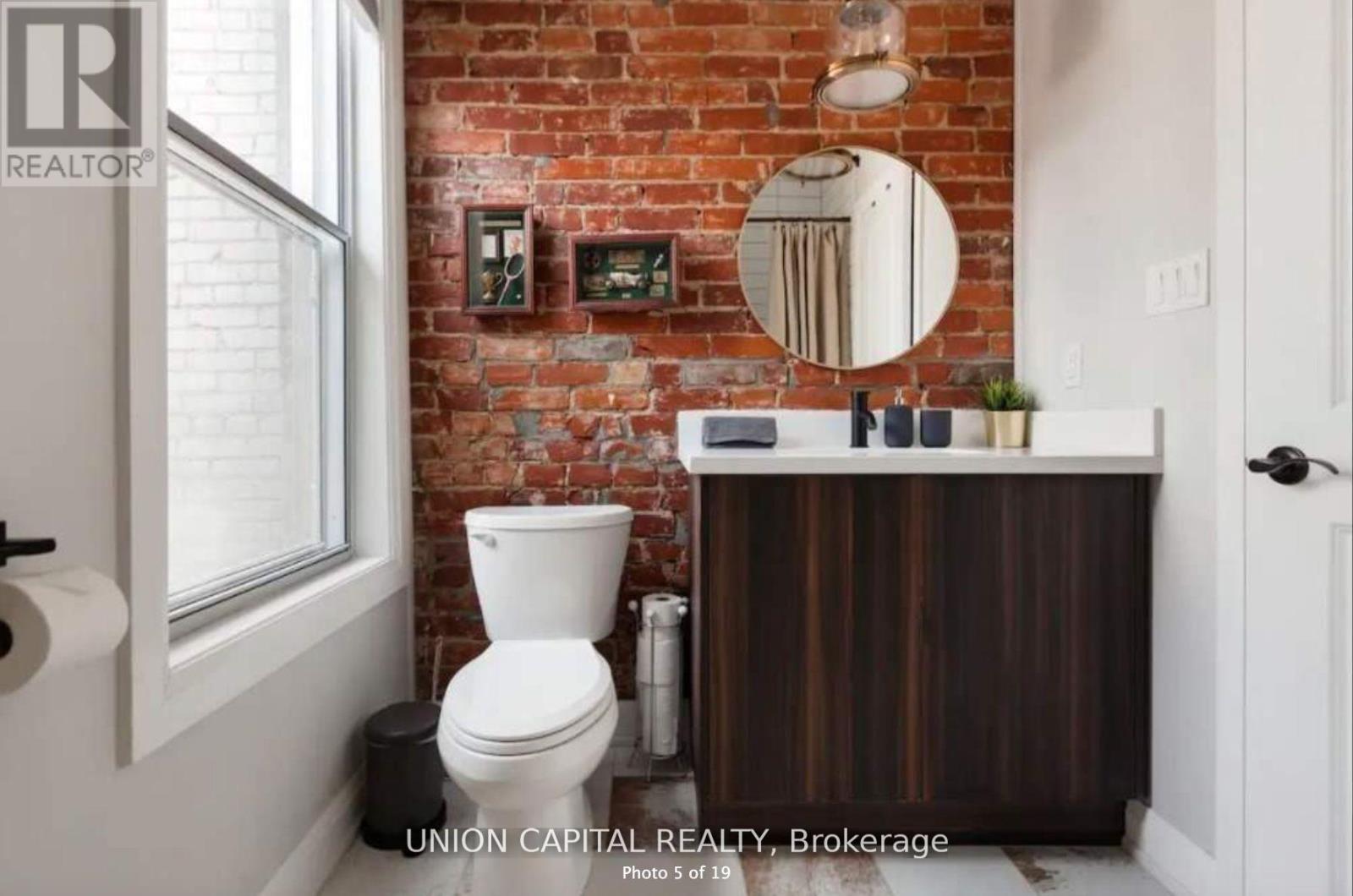 Upper - 1412 Queen Street W, Toronto, Ontario  M6K 1L9 - Photo 15 - W12458385
