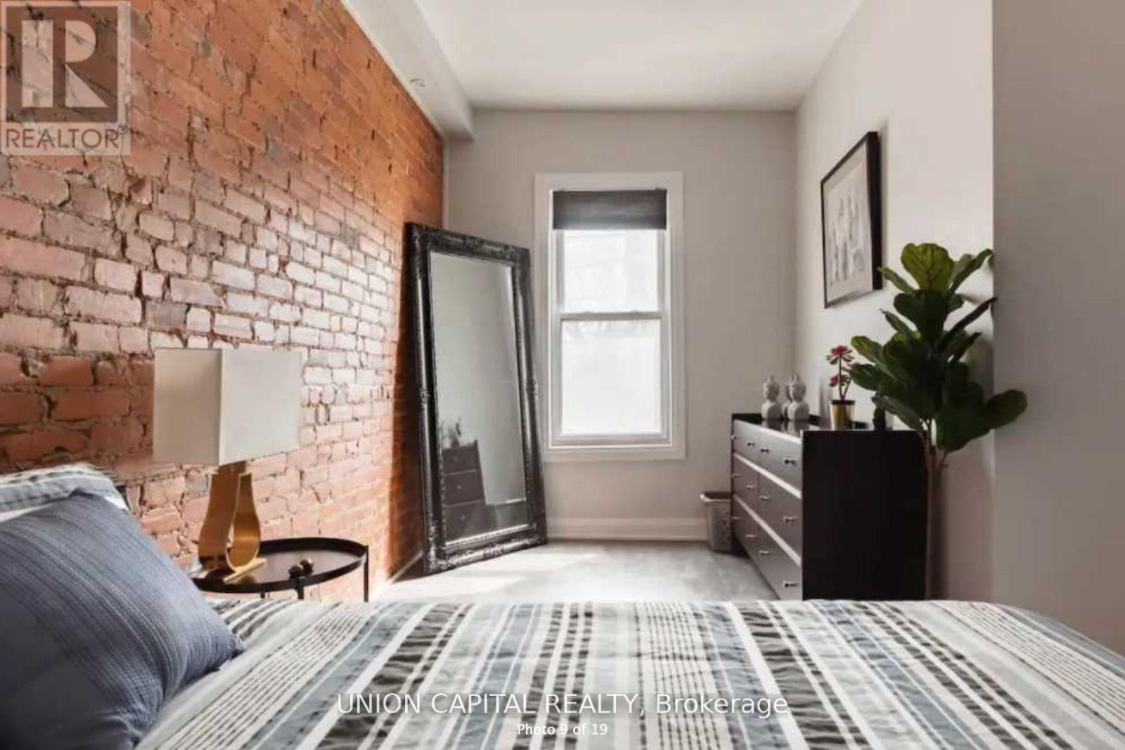 Upper - 1412 Queen Street W, Toronto, Ontario  M6K 1L9 - Photo 6 - W12458385