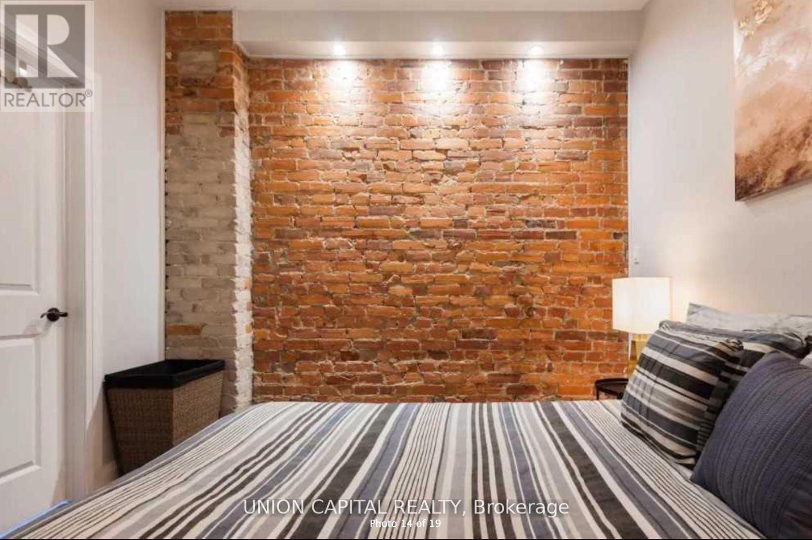 Upper - 1412 Queen Street W, Toronto, Ontario  M6K 1L9 - Photo 8 - W12458385