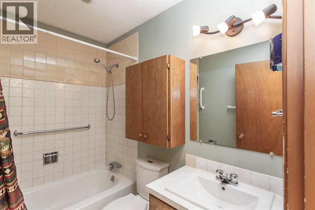 11 Osborne Street, Red Deer, Alberta  T4N 5C1 - Photo 16 - A2243178