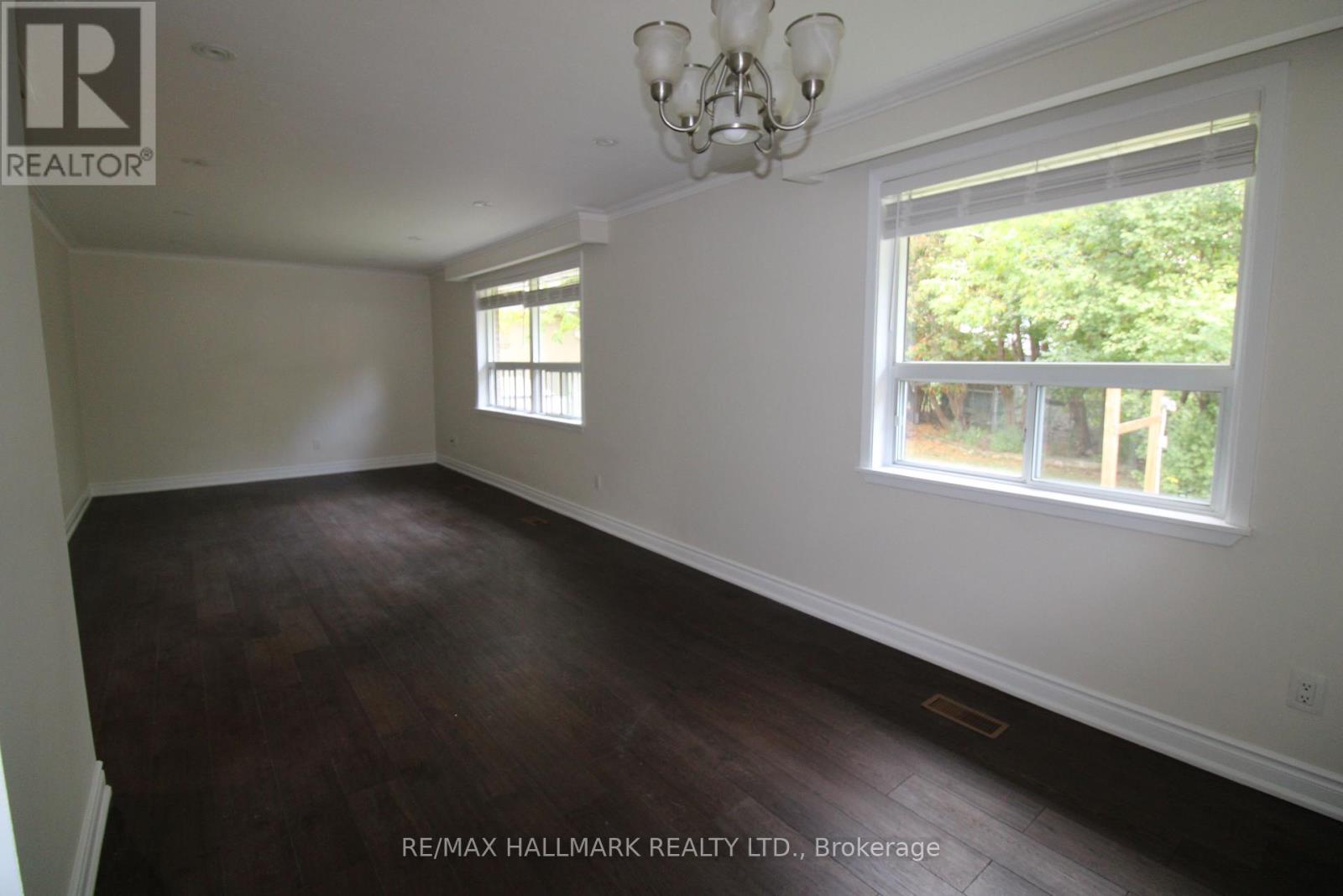 Main Fl - 389 Allgood Street, Richmond Hill, Ontario  L4C 2Z1 - Photo 4 - N12457264