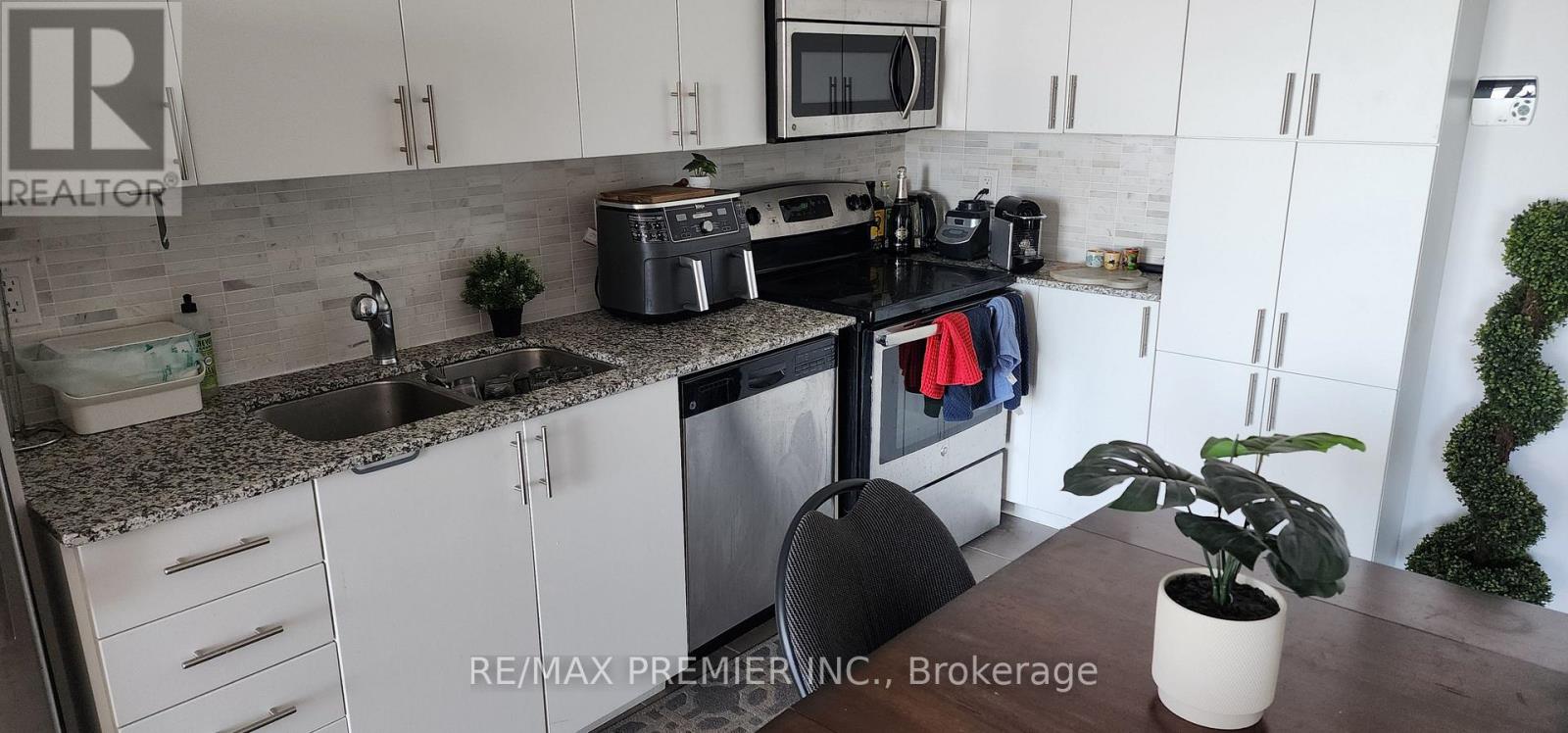 1109 - 830 Lawrence Avenue W, Toronto, Ontario  M6A 1C3 - Photo 9 - W12457290