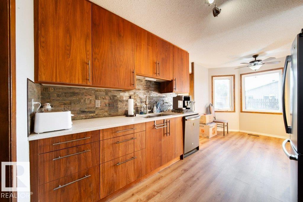 8610 152b Av Nw, Edmonton, Alberta  T5E 6H2 - Photo 6 - E4461826