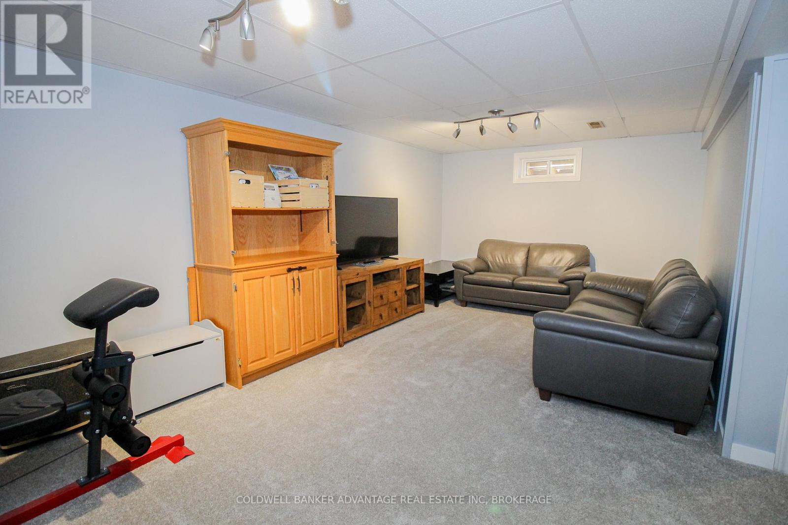 42 Newleaf Crescent, Welland, Ontario  L3C 6B4 - Photo 18 - X12458404
