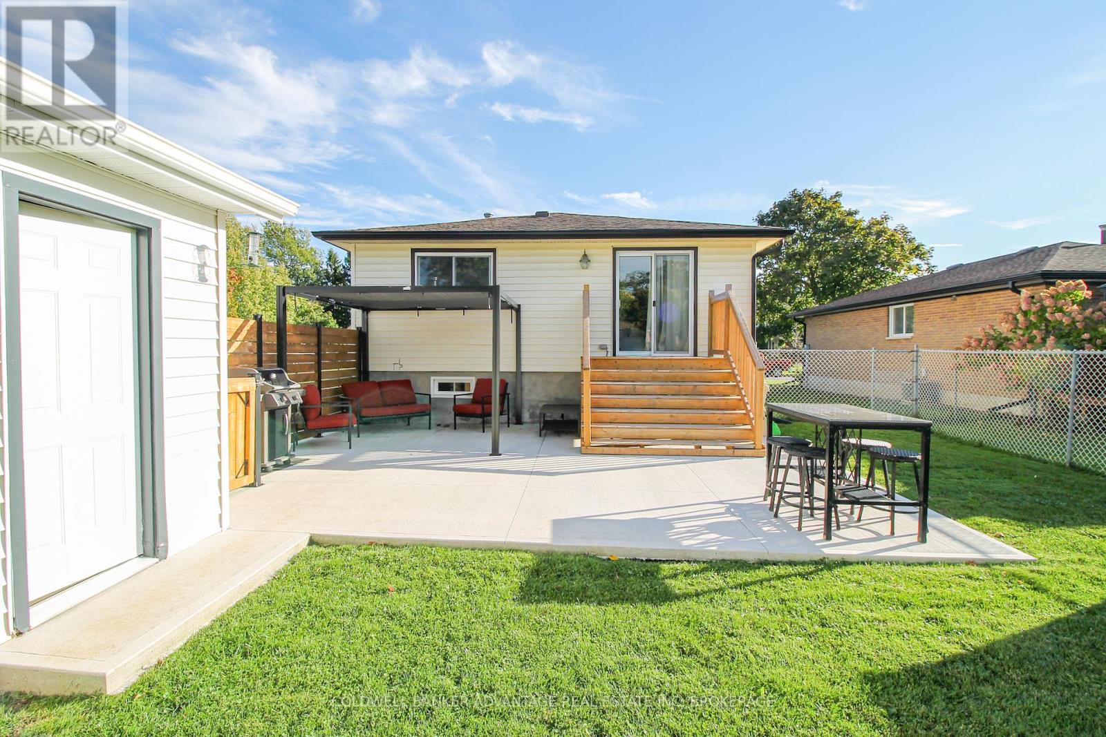 42 Newleaf Crescent, Welland, Ontario  L3C 6B4 - Photo 26 - X12458404