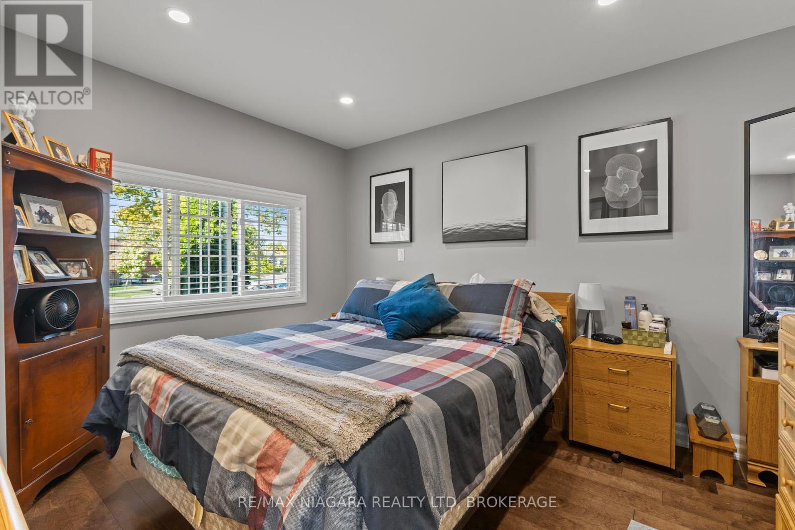 35 Leeper Street, St. Catharines, Ontario  L2S 2N1 - Photo 13 - X12458409