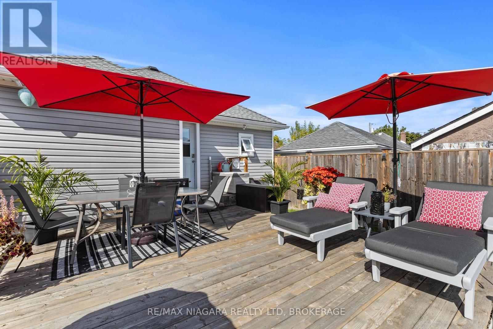 35 Leeper Street, St. Catharines, Ontario  L2S 2N1 - Photo 18 - X12458409
