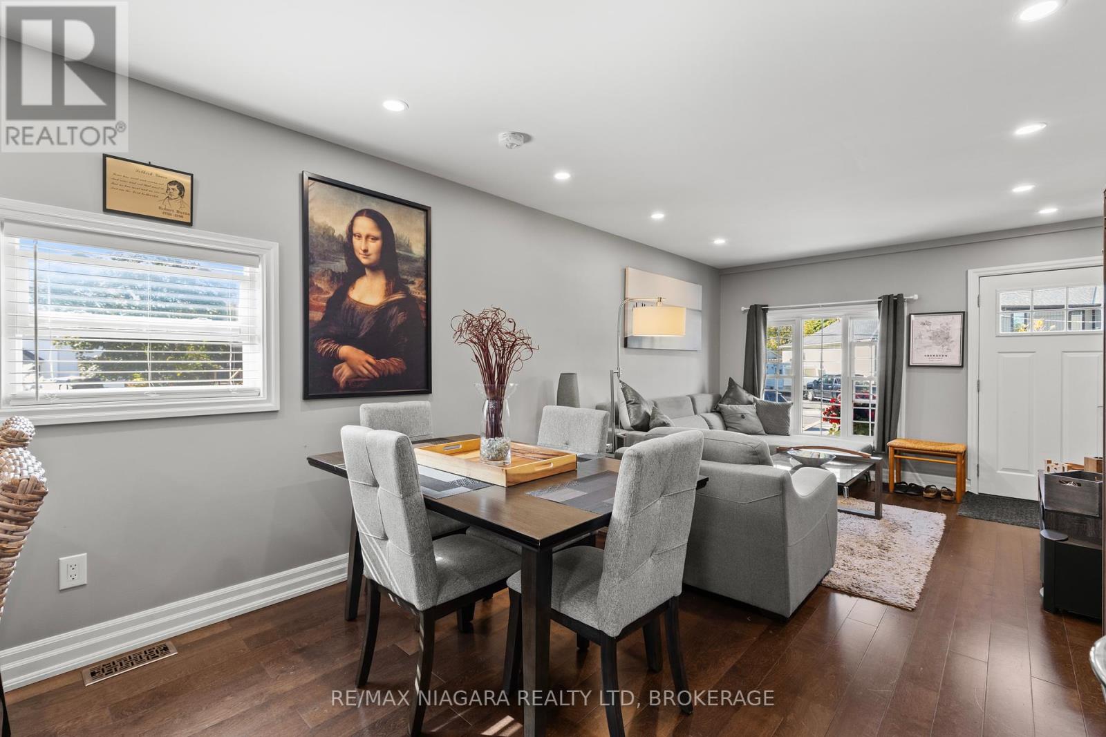 35 Leeper Street, St. Catharines, Ontario  L2S 2N1 - Photo 8 - X12458409