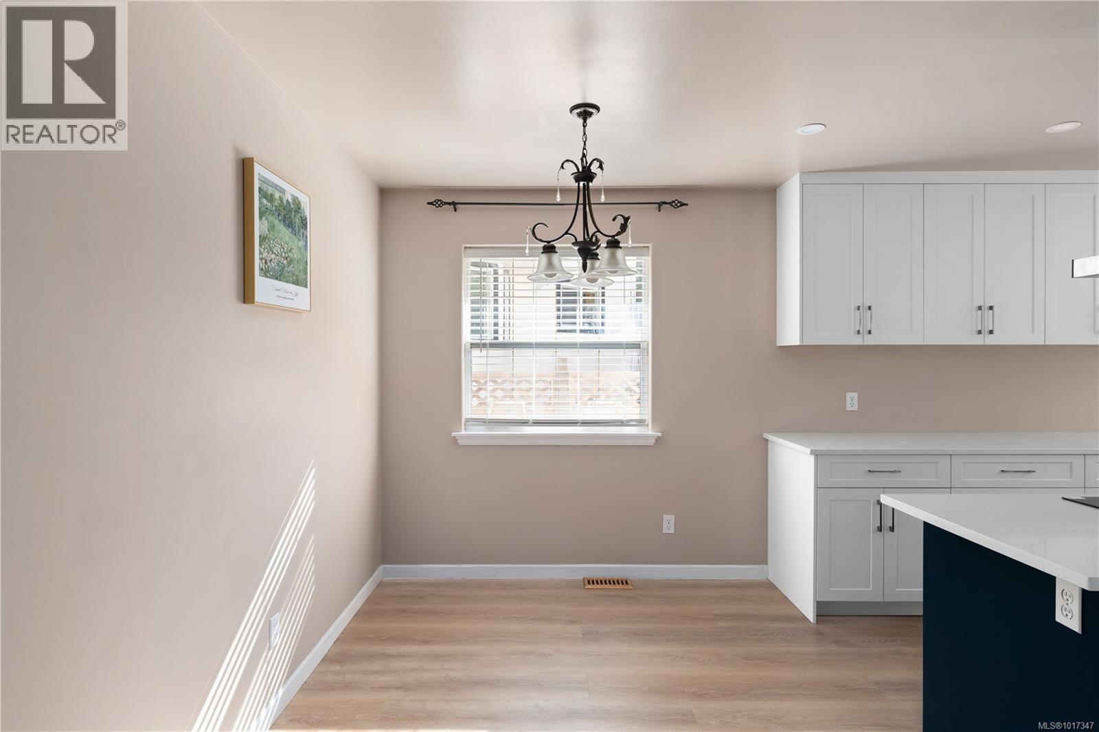 1395 Epsom Close, Saanich, British Columbia  V8P 5S8 - Photo 19 - 1017347