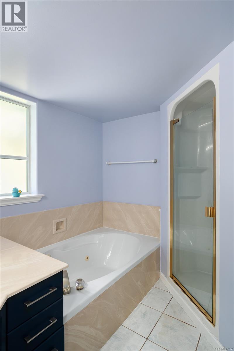 1395 Epsom Close, Saanich, British Columbia  V8P 5S8 - Photo 26 - 1017347