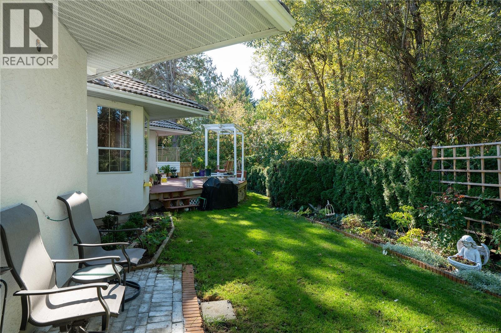 1395 Epsom Close, Saanich, British Columbia  V8P 5S8 - Photo 41 - 1017347