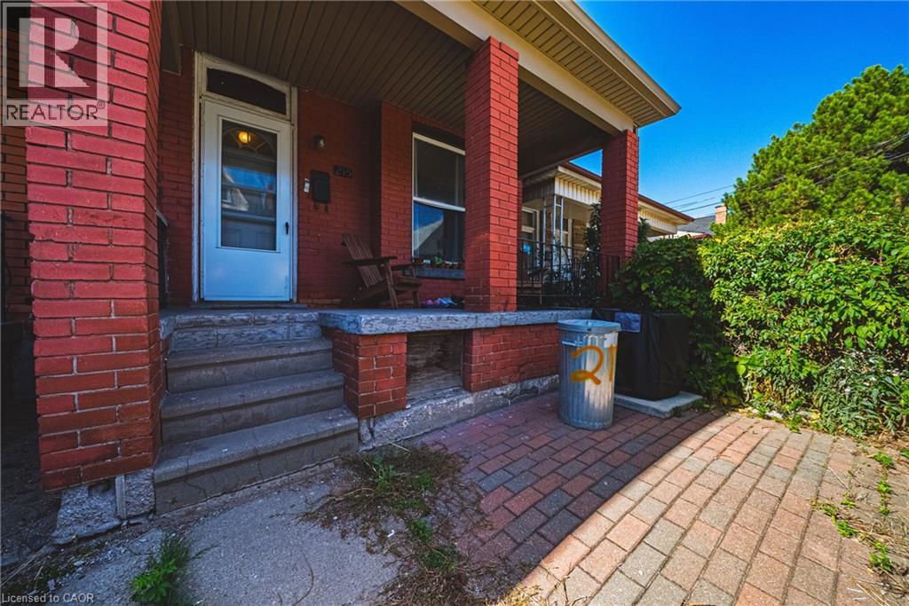 215 Mary Street, Hamilton, Ontario  L8L 4W2 - Photo 5 - 40778470
