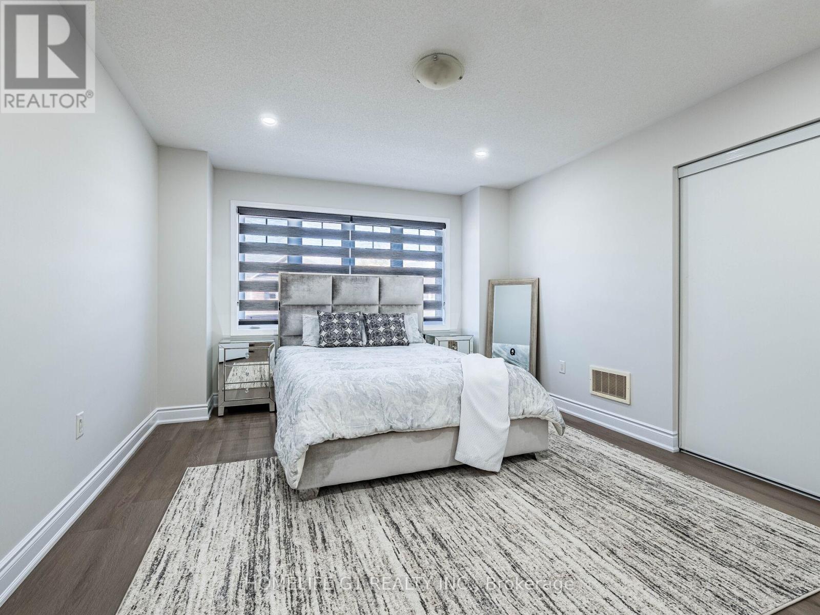 8 Locomotive Crescent, Brampton, Ontario  L7A 0T7 - Photo 22 - W12458380