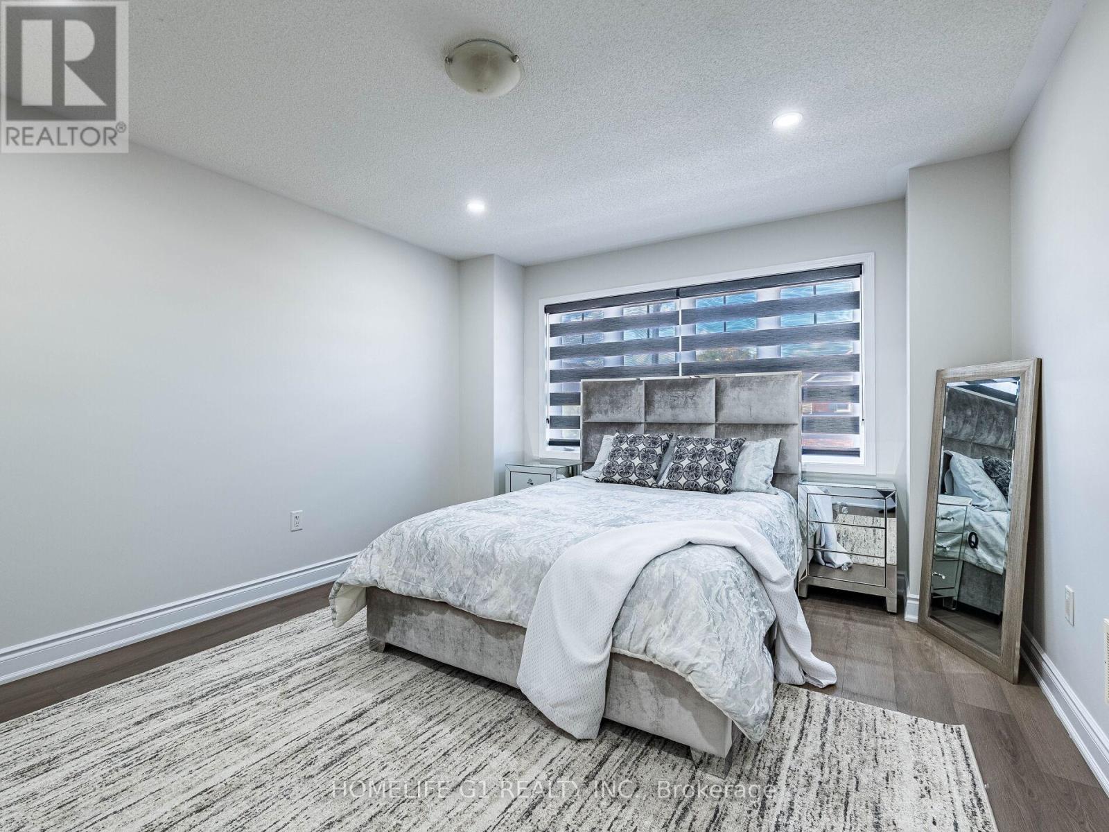 8 Locomotive Crescent, Brampton, Ontario  L7A 0T7 - Photo 24 - W12458380