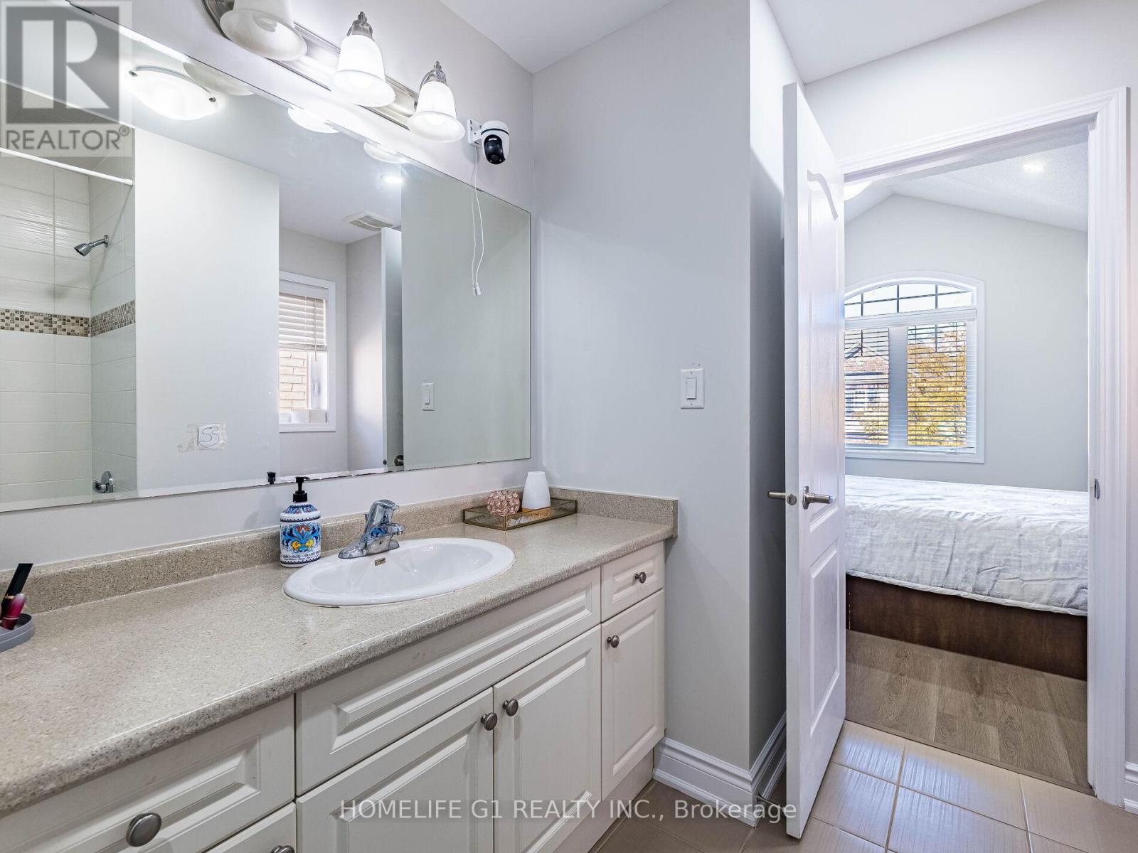8 Locomotive Crescent, Brampton, Ontario  L7A 0T7 - Photo 23 - W12458380