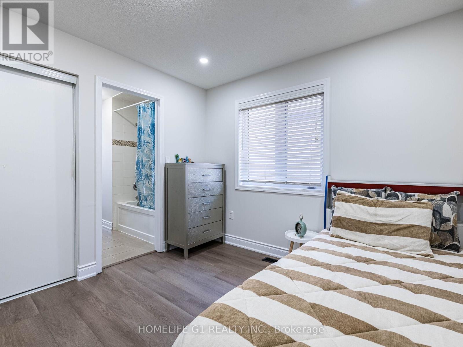 8 Locomotive Crescent, Brampton, Ontario  L7A 0T7 - Photo 25 - W12458380
